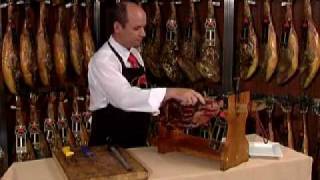 Cómo cortar un jamón Ibérico de bellota [upl. by Pellikka]